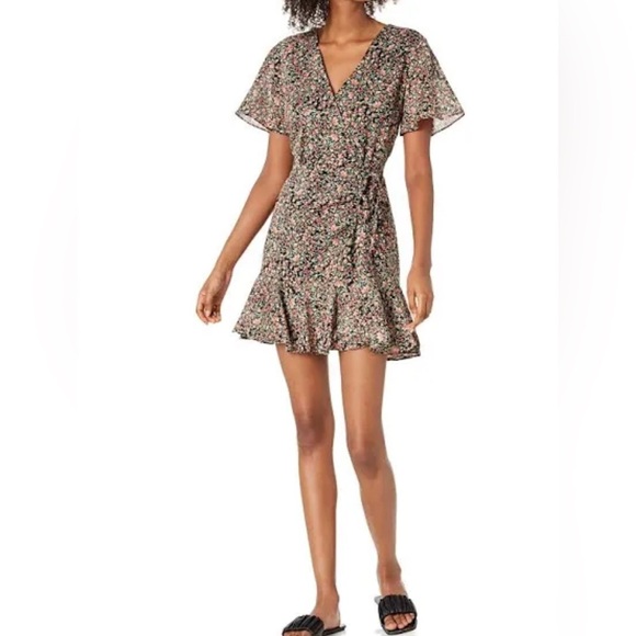 Bb Dakota by STEVE MADDEN Counting Petals Dress
Size small NNT - Picture 2 of 16